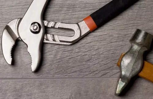 Detailansicht von zwei Werkzeugen